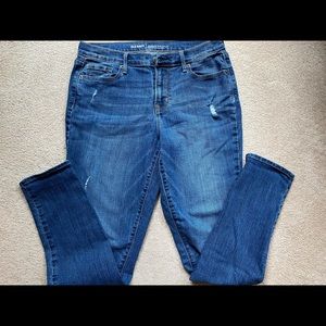 Old Navy Mid-Rise Curvy Long Jeans